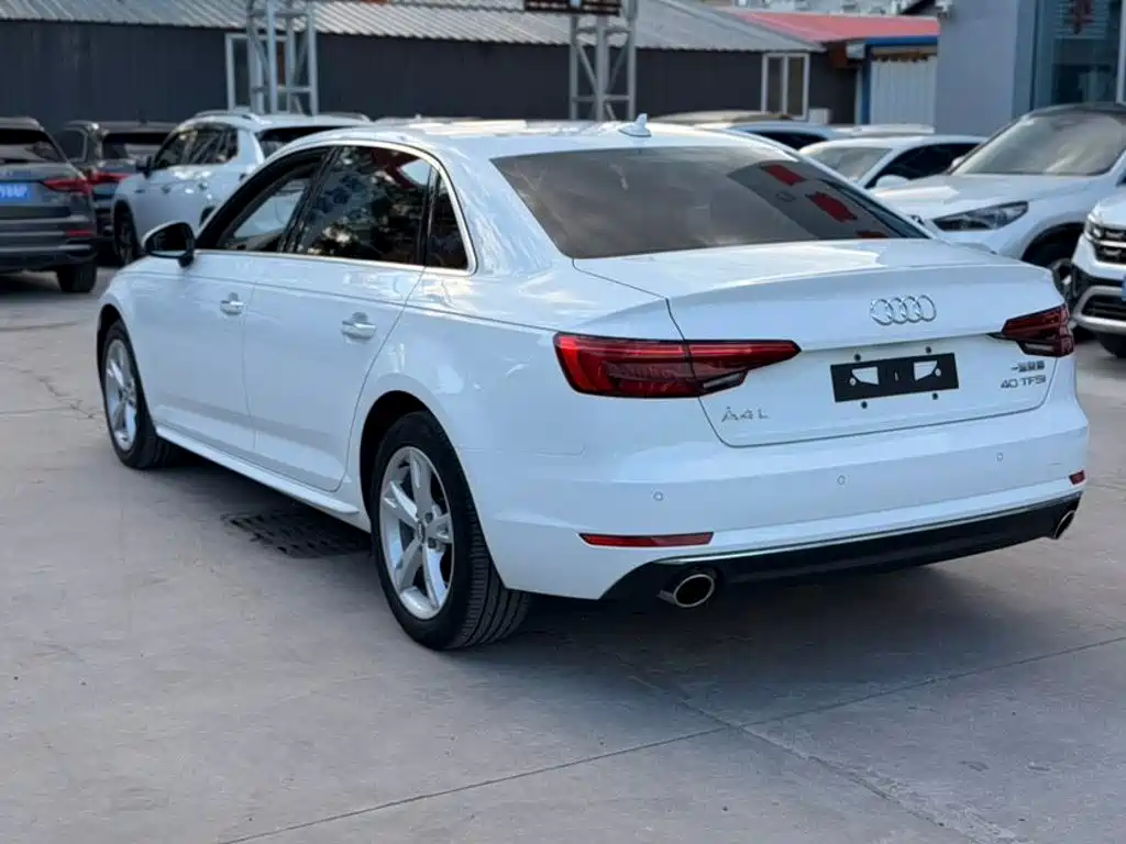 Audi A4L 2017