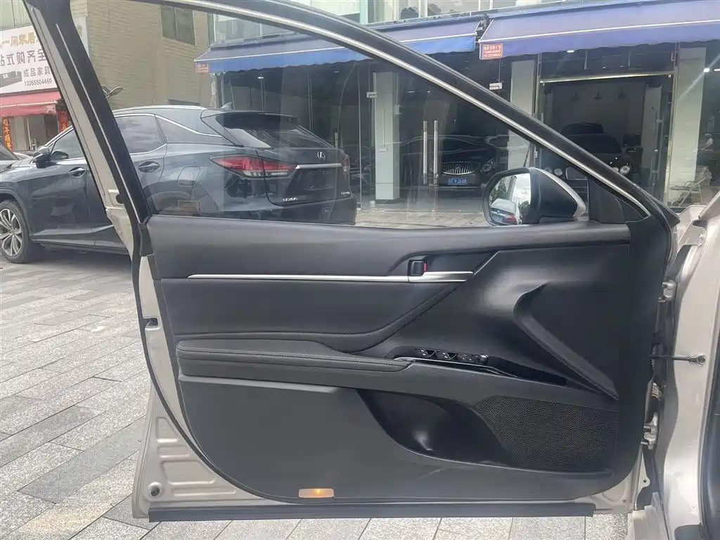 Toyota Camry 2020 — фото 14
