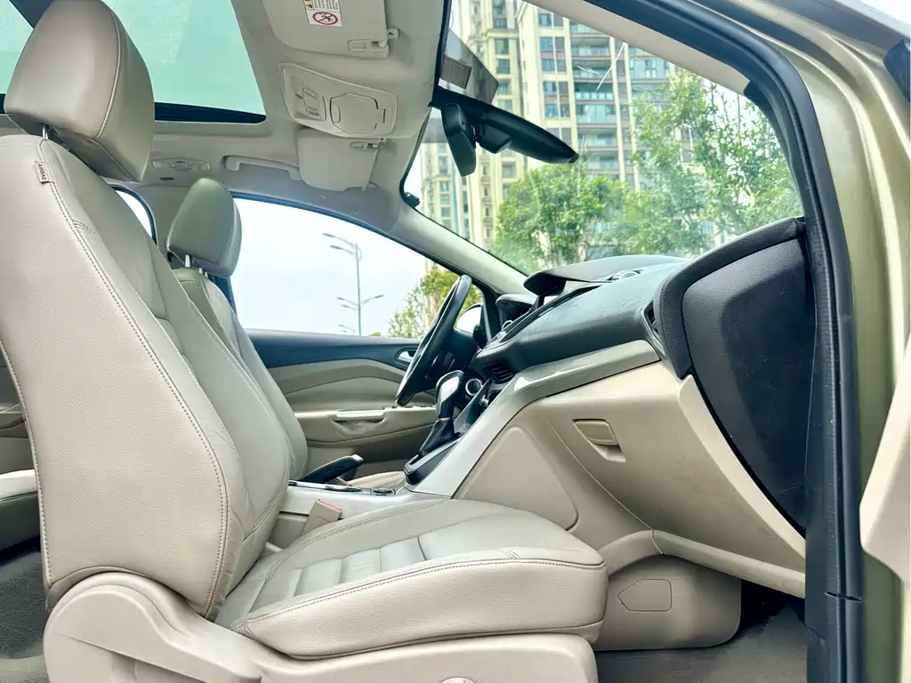 Ford Kuga 2014 — фото 18