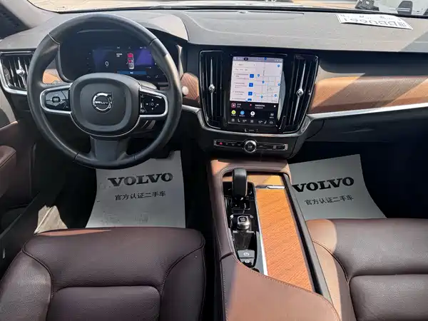 Volvo S90 2024