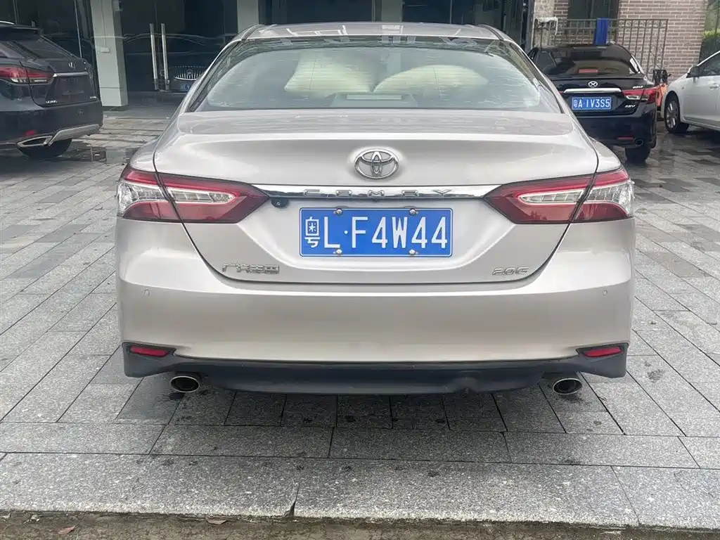 Toyota Camry 2020 — фото 9