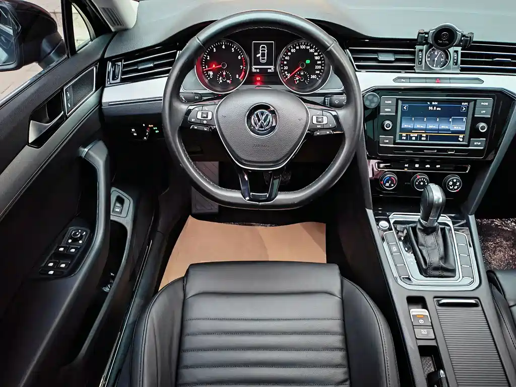 Volkswagen Magotan 2019 — фото 10