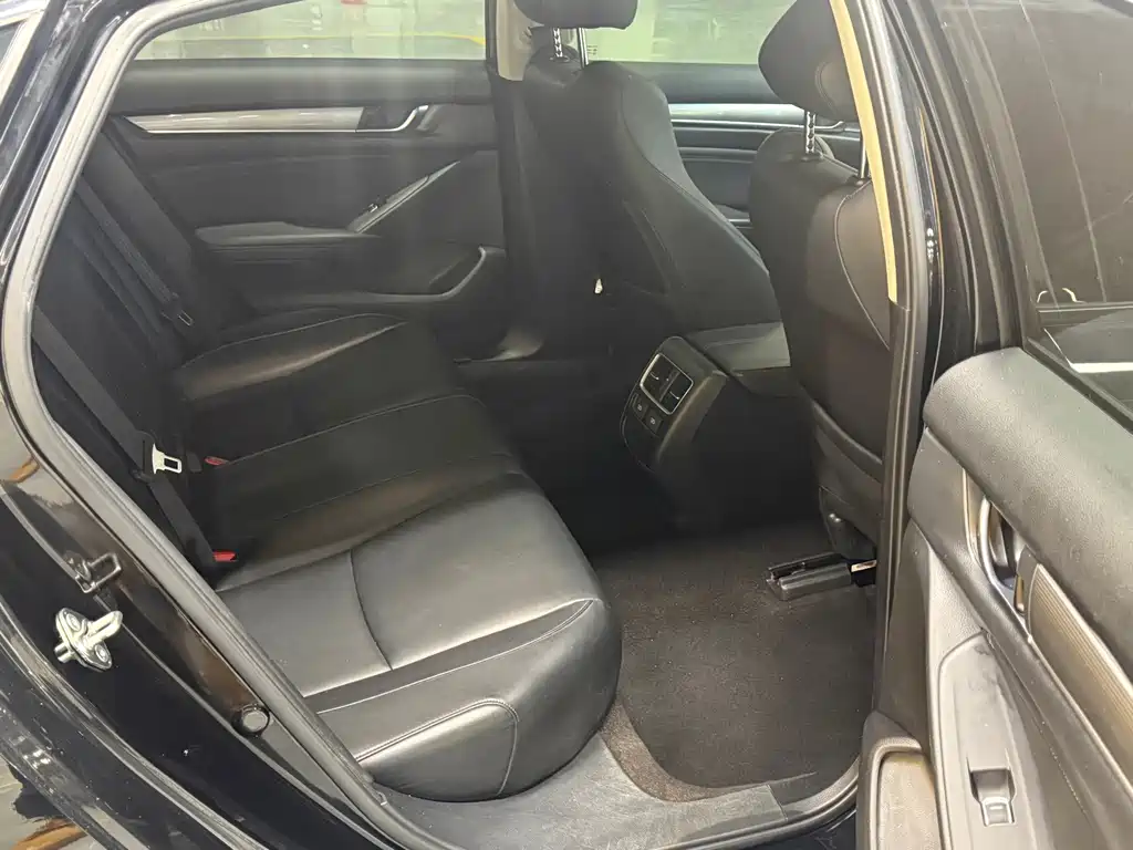 Honda Accord 2023 — фото 10