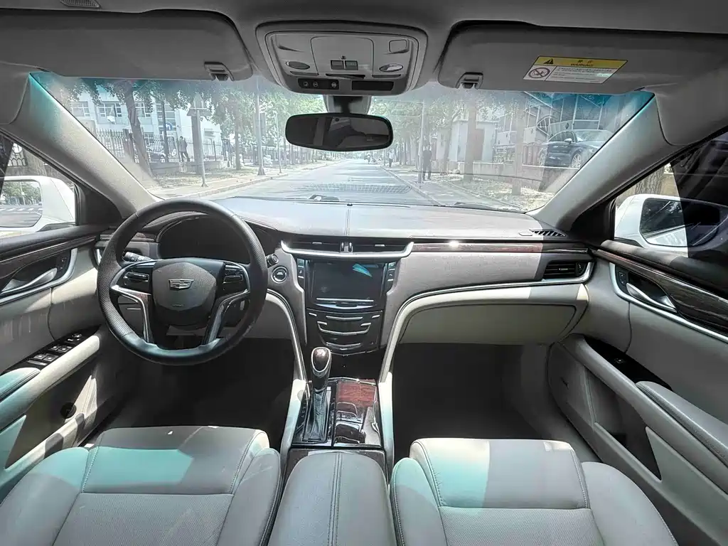 Cadillac XTS 2016 — фото 11