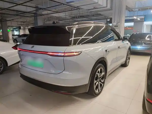 NIO ES8 2024