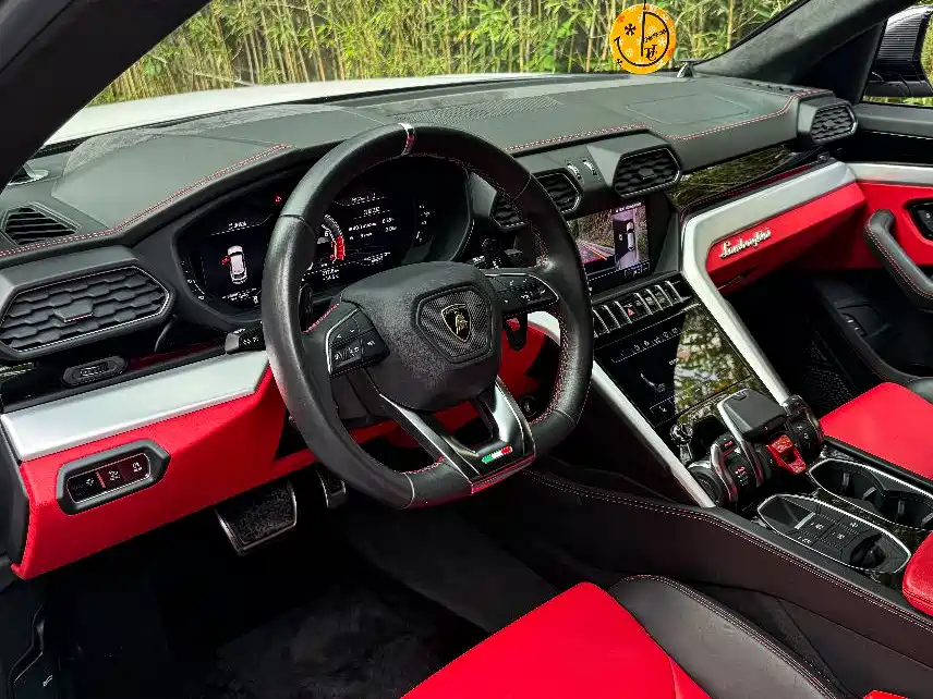 Lamborghini Urus 2019 — фото 10