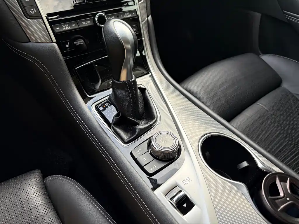 Infiniti Q50 2015 — фото 12