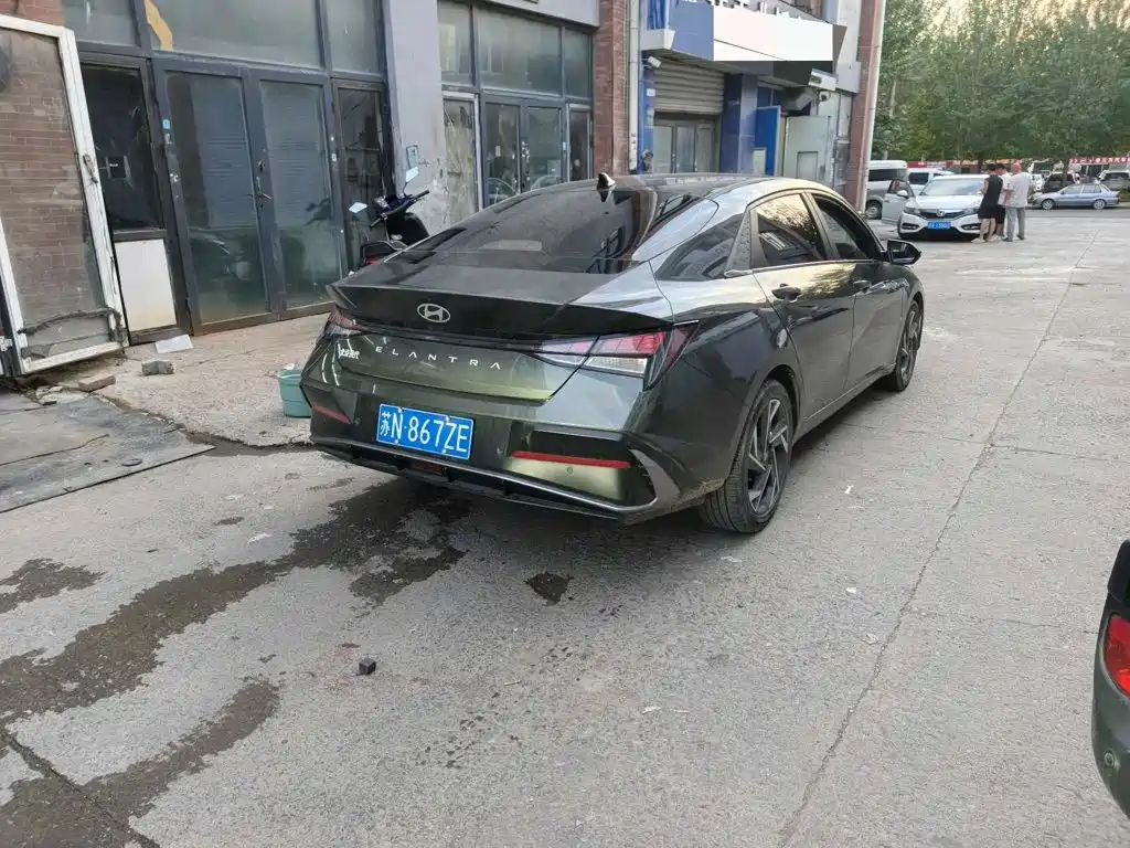 Hyundai Elantra 2023
