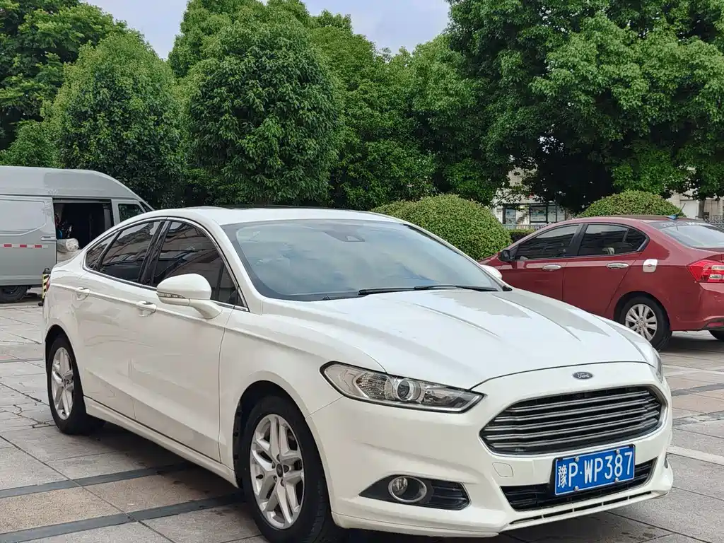 Ford Mondeo 2015 — фото 3
