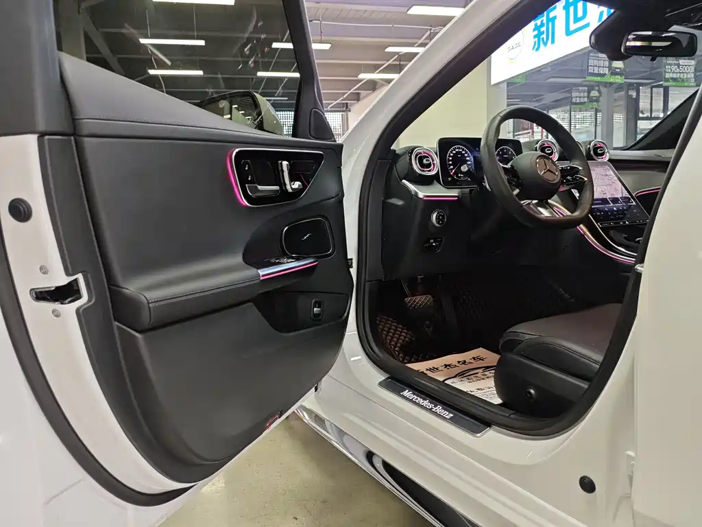Mercedes-Benz C-Class 2024