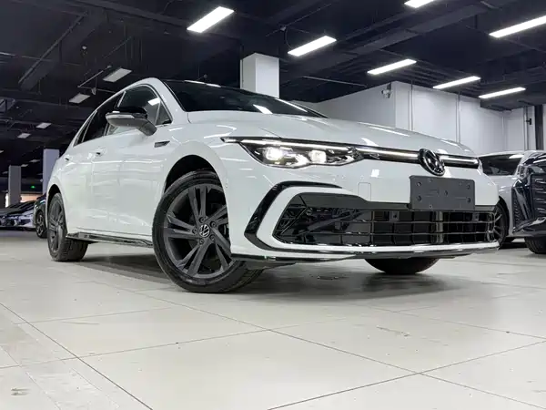Volkswagen Golf 2021
