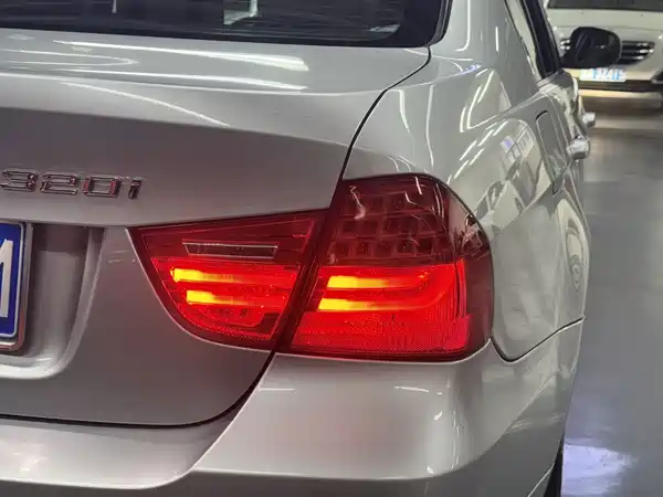 BMW 3 Series 2011