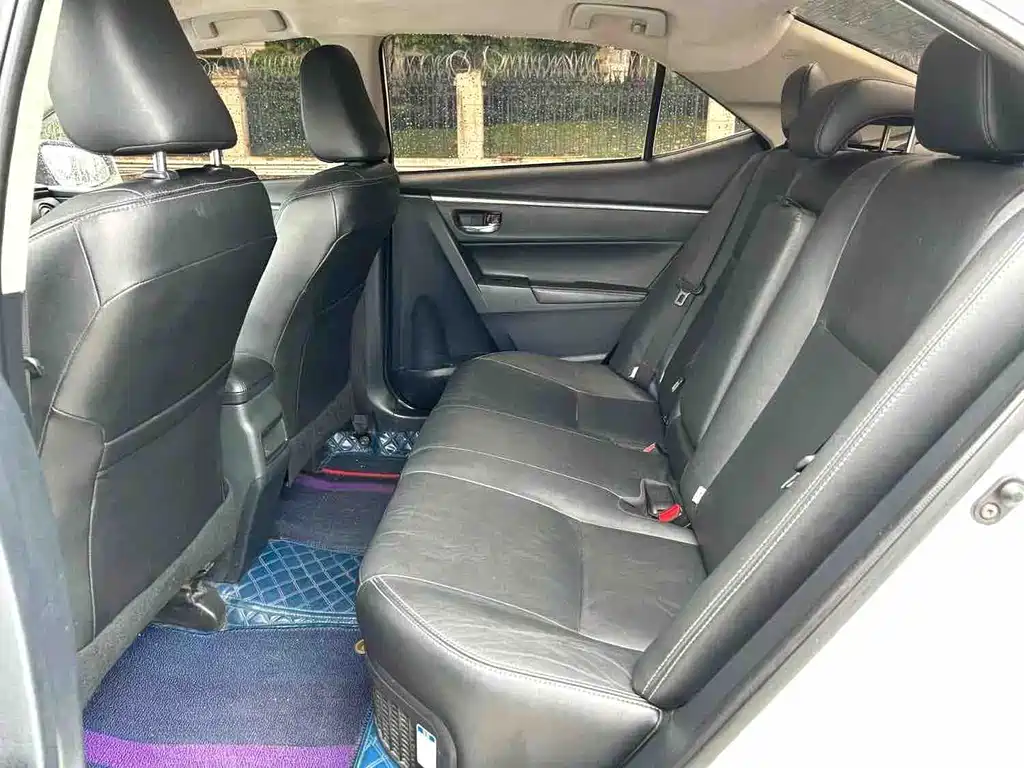 Toyota Corolla 2018 — фото 10