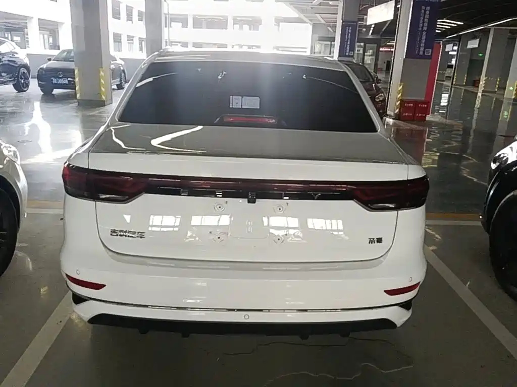 Geely Emgrand 2025