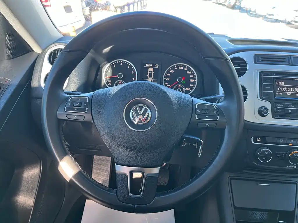 Volkswagen Tiguan 2018 — фото 17