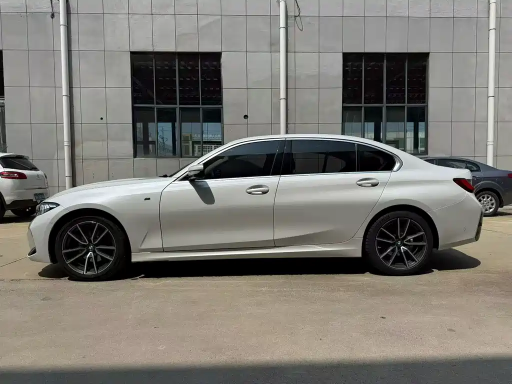 BMW 3 Series 2024