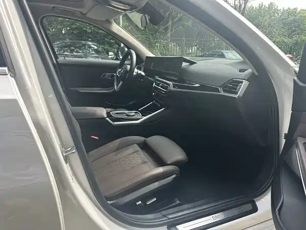 BMW i3 2023