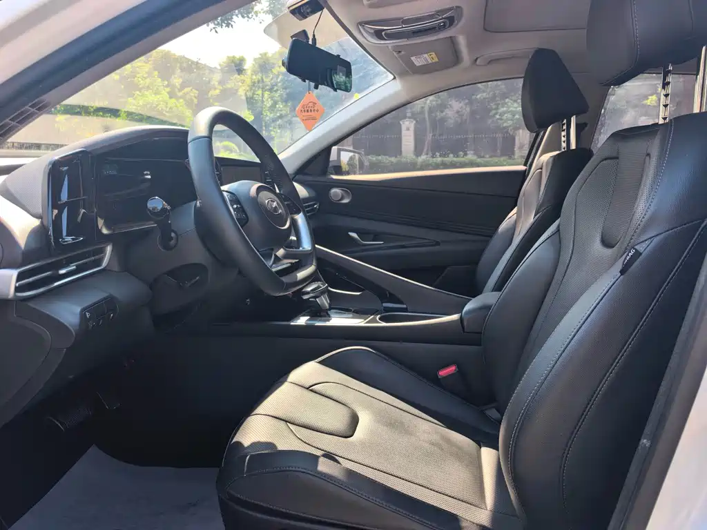 Hyundai Elantra 2023