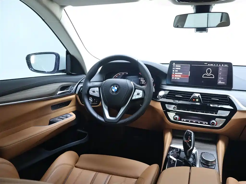 BMW 6 Series GT 2023 — фото 14