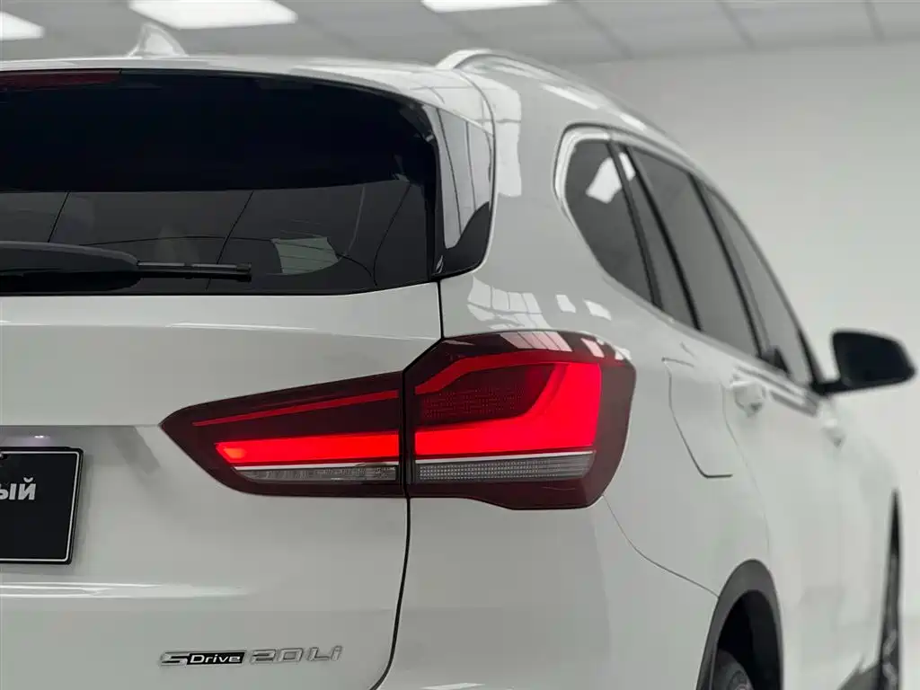 BMW X1 2022 — фото 9