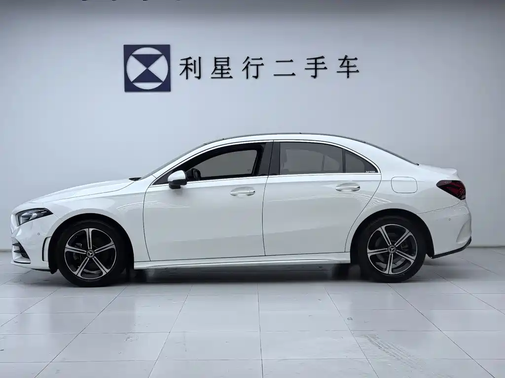 Mercedes-Benz A-Class 2023 — фото 2