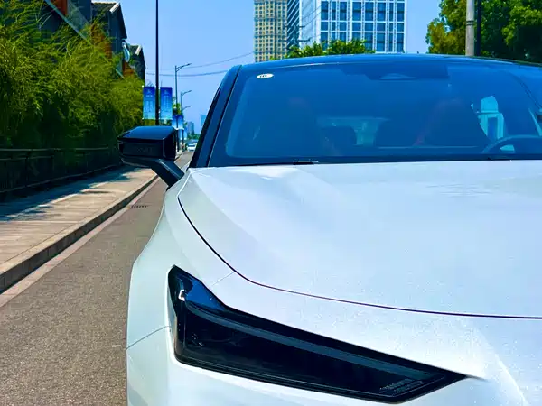 Changan UNI-V 2025