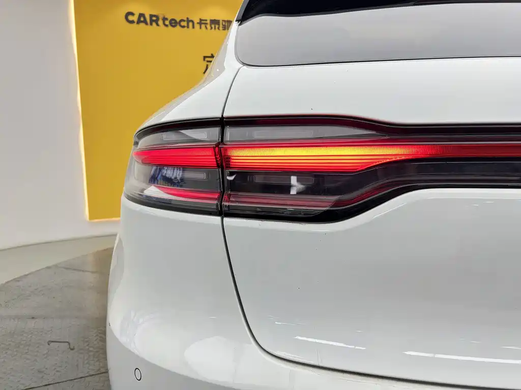 Porsche Macan 2021 — фото 26