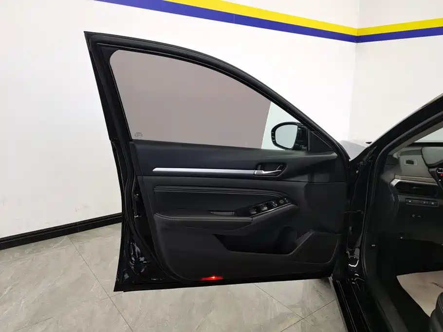 Nissan Teana 2022