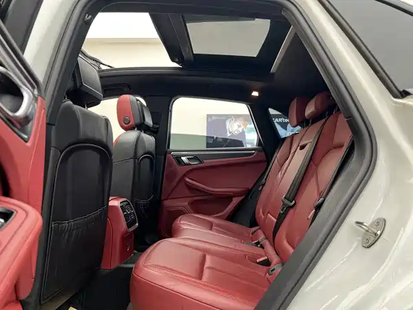 Porsche Macan 2021