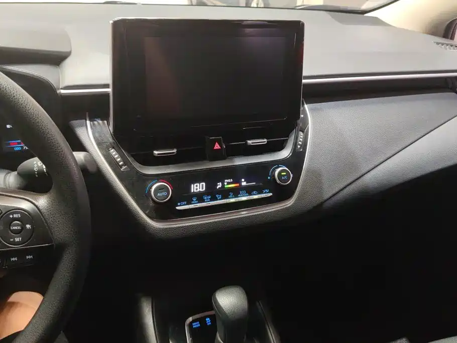 Toyota Corolla 2022 — фото 13