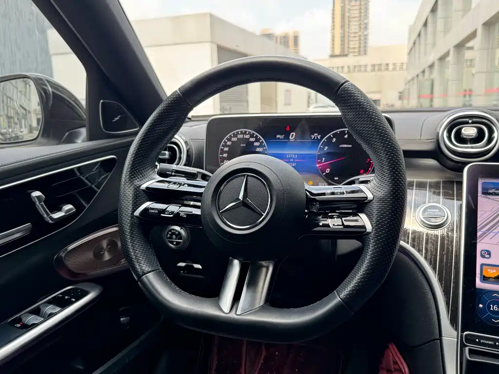 Mercedes-Benz C-Class 2022 — фото 9