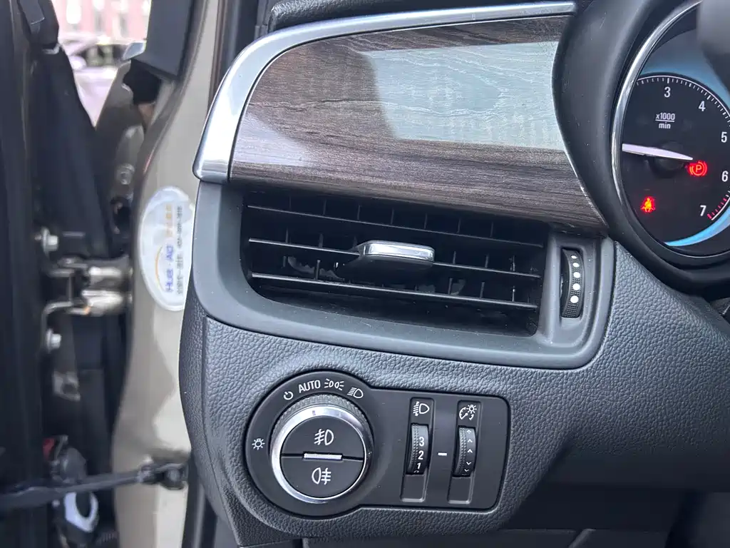 Buick Envision Plus 2016 — фото 14