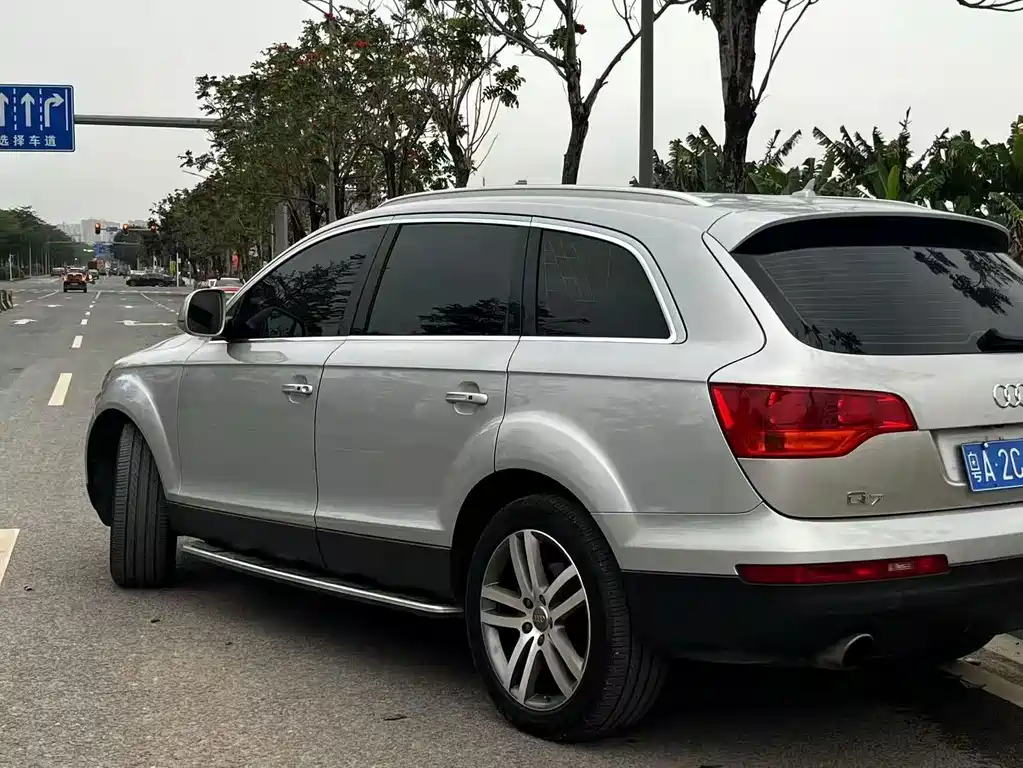 Audi Q7 2009 — фото 6