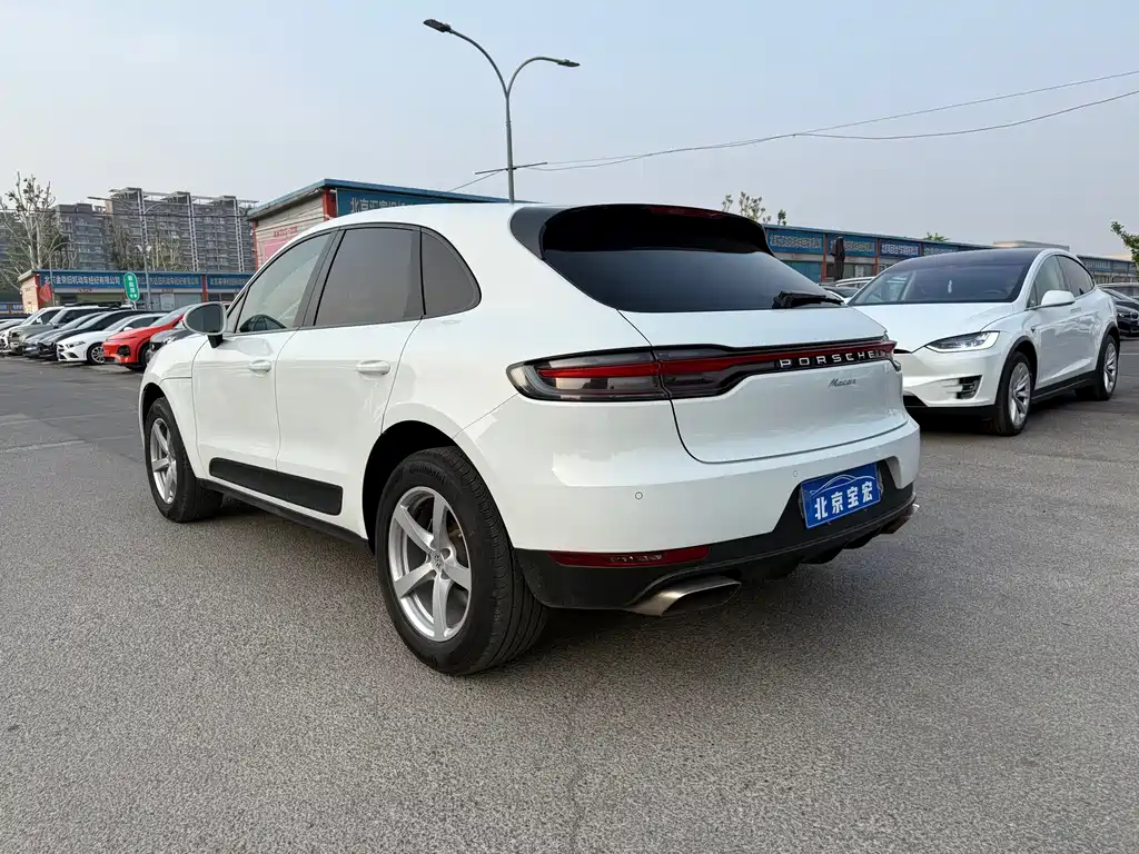 Porsche Macan 2018 — фото 15