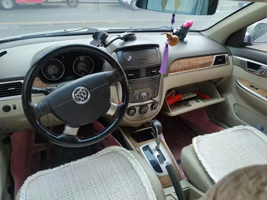 Buick Excelle 2015 — фото 12