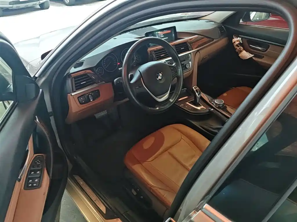 BMW 3 Series 2015 — фото 16