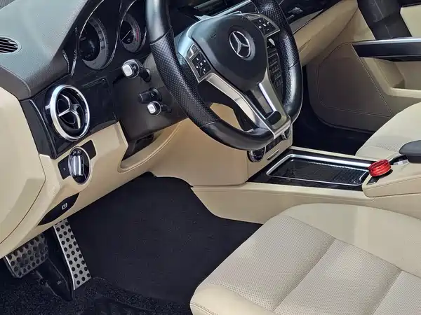 Mercedes-Benz GLK-Class 2015
