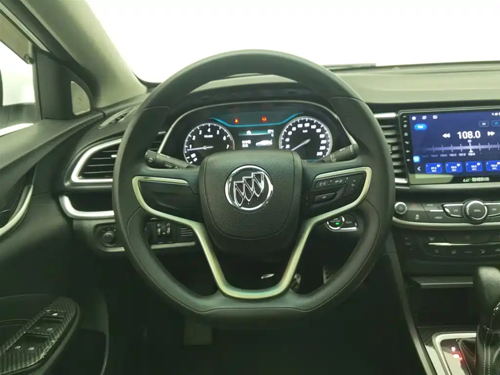 Buick Excelle 2017 — фото 11