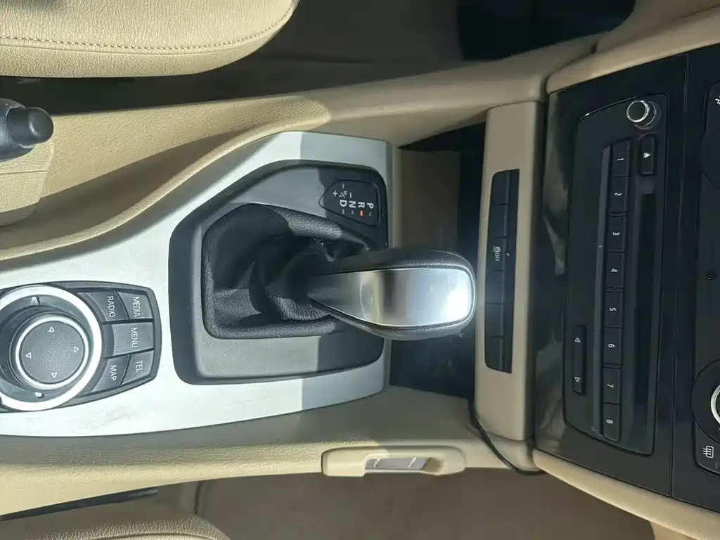 BMW X1 2014 — фото 14