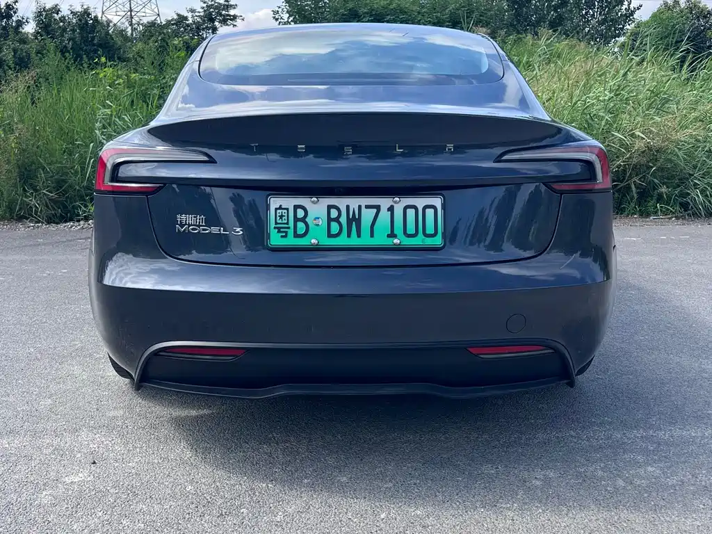 Tesla Model 3 2025 — фото 5