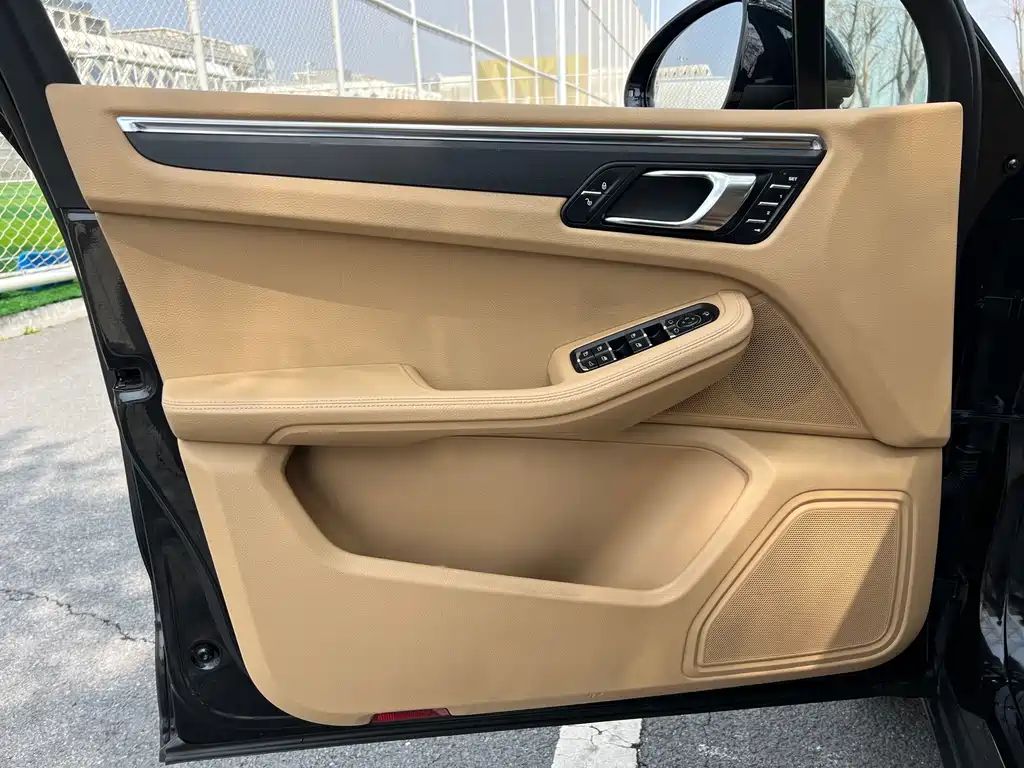 Porsche Macan 2015 — фото 20