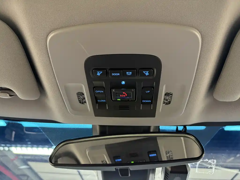 Toyota Camry 2022 — фото 17