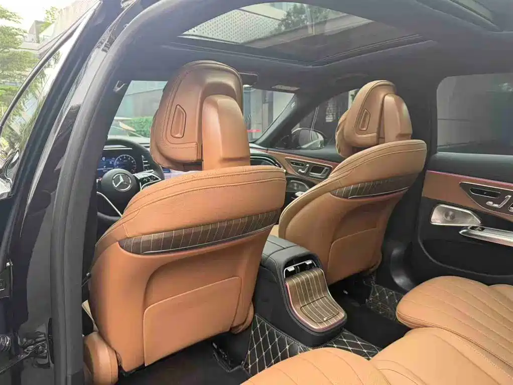 Mercedes-Benz E-Class 2025 — фото 11