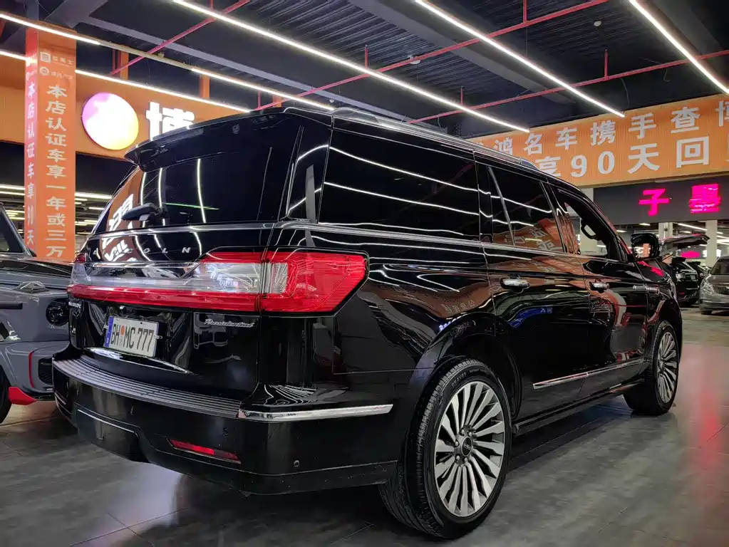 Lincoln Navigator 2019 — фото 14