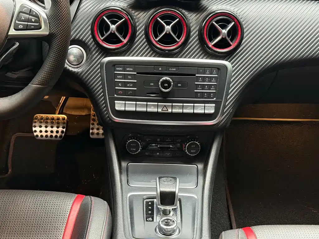 Mercedes-Benz A-Class AMG 2018 — фото 6