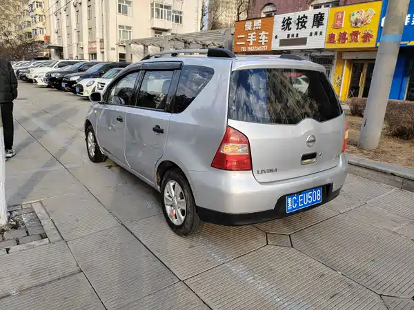 Nissan Livina 2009