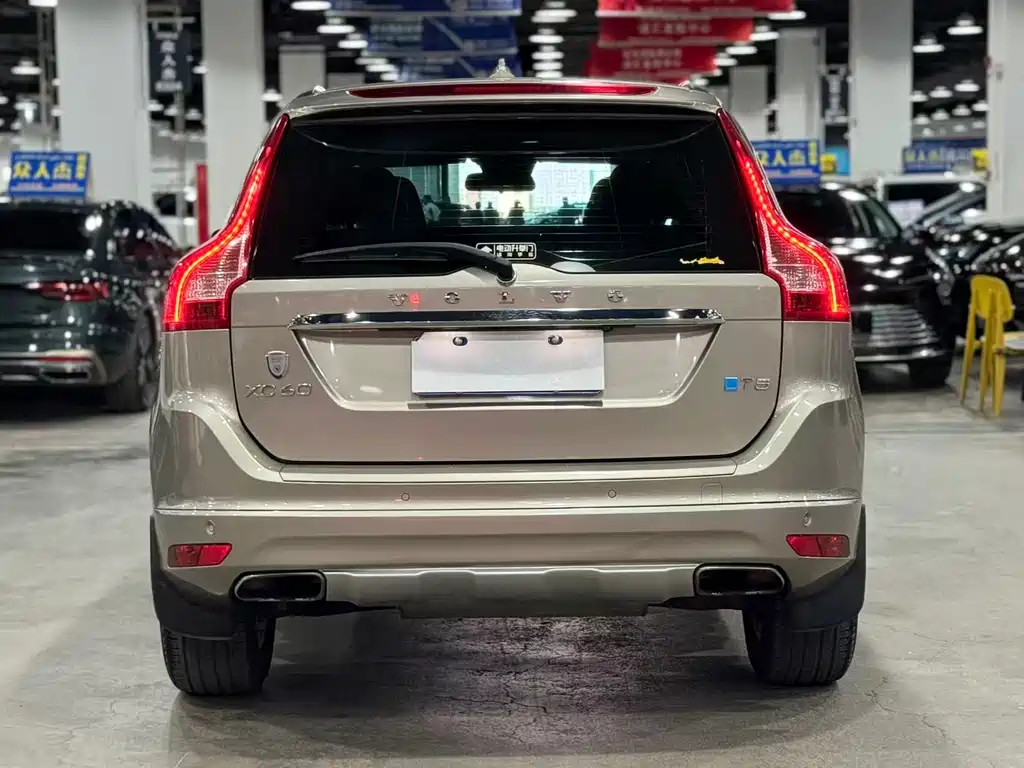 Volvo XC60 2016 — фото 4