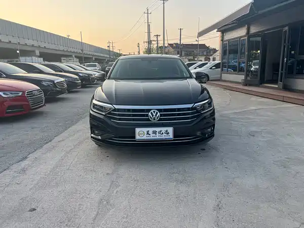 Volkswagen Sagitar 2019