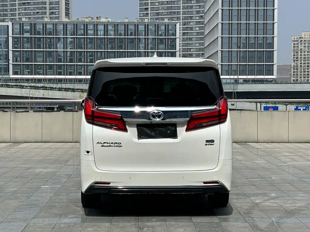 Toyota Alphard 2022 — фото 4