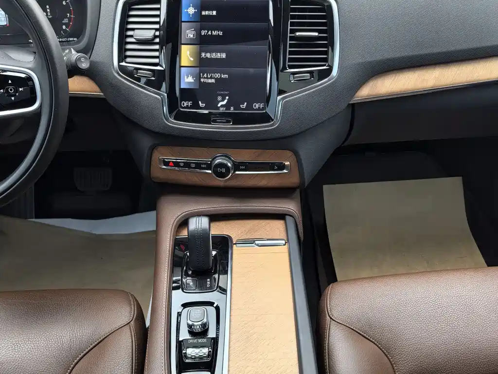 Volvo XC90 2021 — фото 13